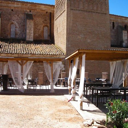 Apartamentos La Fonda Aninon Dış mekan fotoğraf