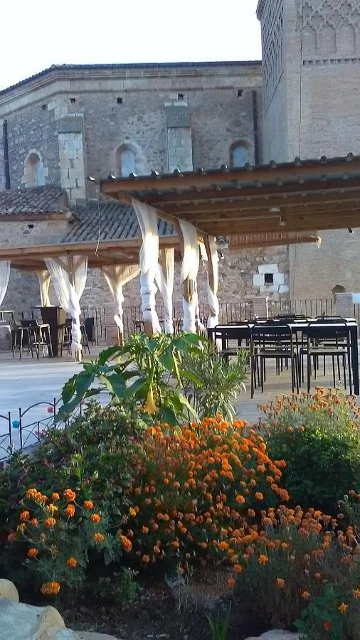 Apartamentos La Fonda Aninon Dış mekan fotoğraf